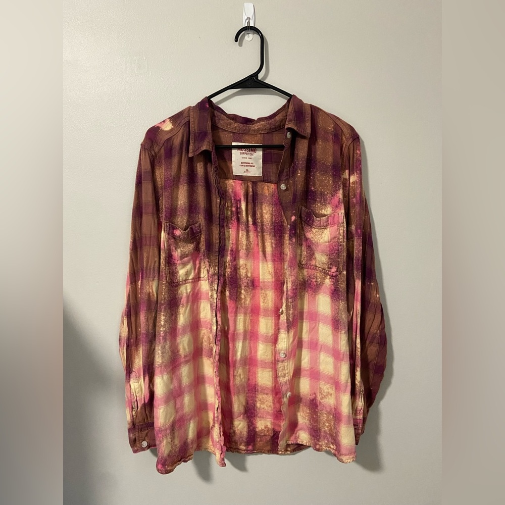 Lightweight bleach dyed Mossimo flannel